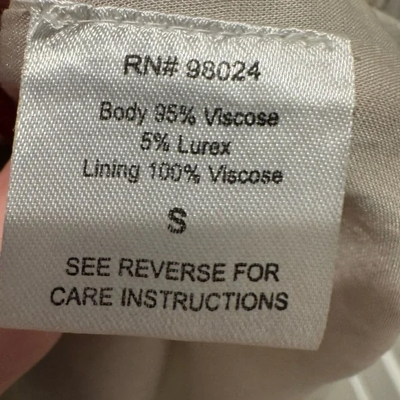 NWOT Love the Label Meredith Smocked Metallic Top Sz S Sabina Lurex Print - Picture 11 of 12